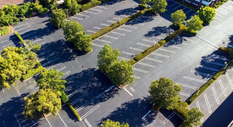 5 NOLA Parking Lot Maintenance Tasks Property Managers Should Do Now