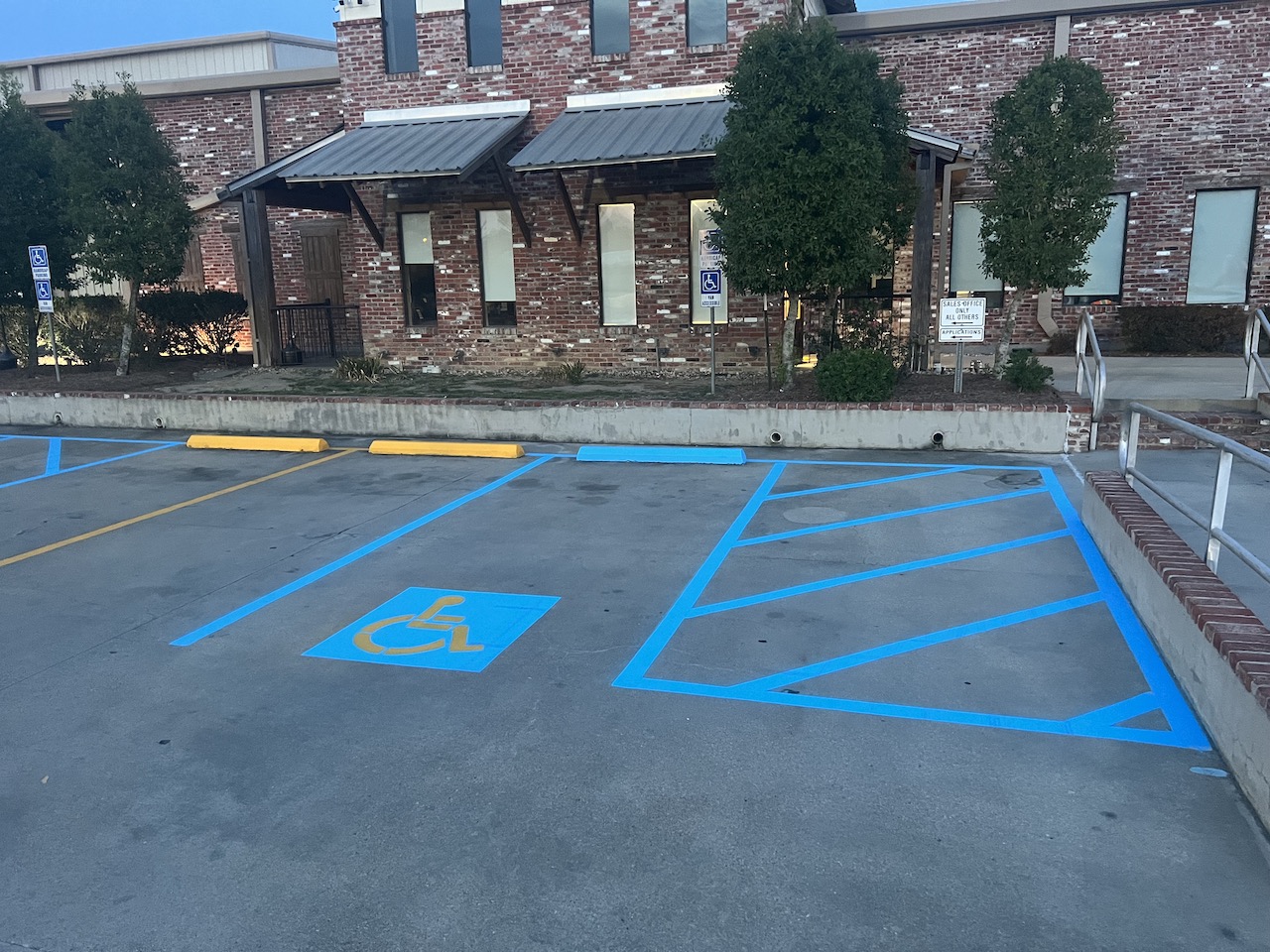 What Are the ADA Accessible Parking Guidelines in Louisiana?